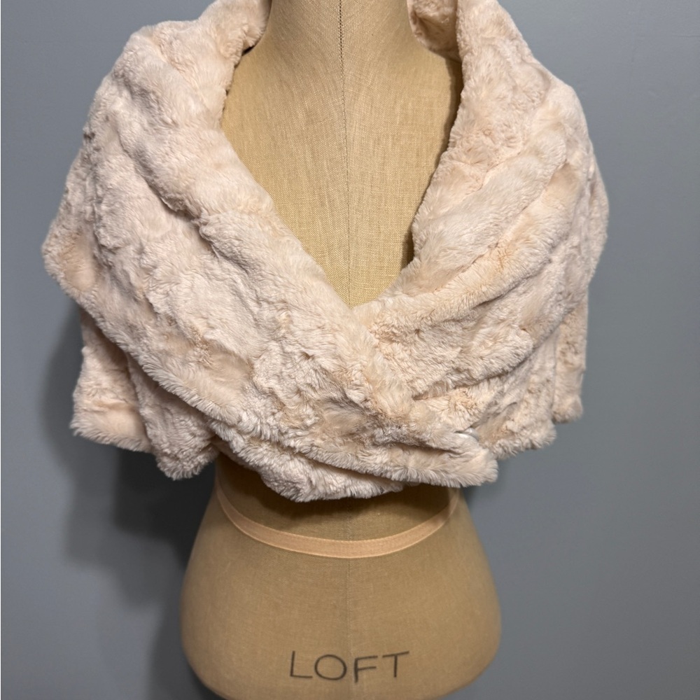 Eliza J Elegant Cream Wrap